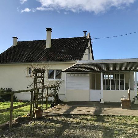 Gite Cottage Chaleureux En Pleine Campagne Vue Sur Les Monts Et Forets Et Le Chateau De Carrouges Bagian luar foto