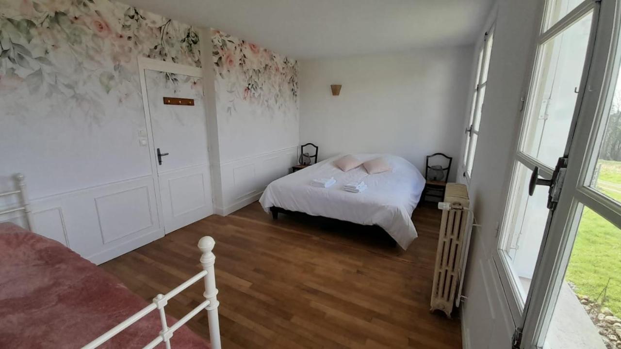 Gite Cottage Chaleureux En Pleine Campagne Vue Sur Les Monts Et Forets Et Le Chateau De Carrouges Bagian luar foto