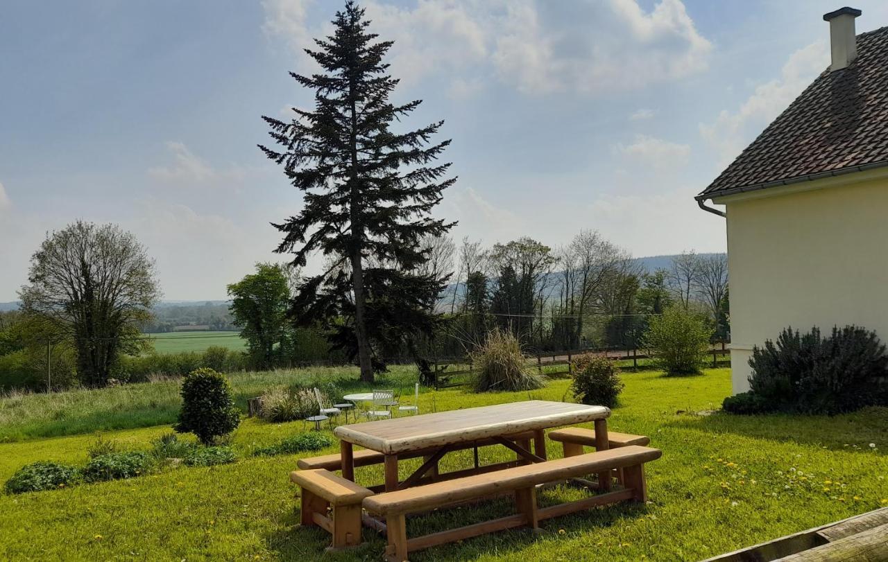 Gite Cottage Chaleureux En Pleine Campagne Vue Sur Les Monts Et Forets Et Le Chateau De Carrouges Bagian luar foto