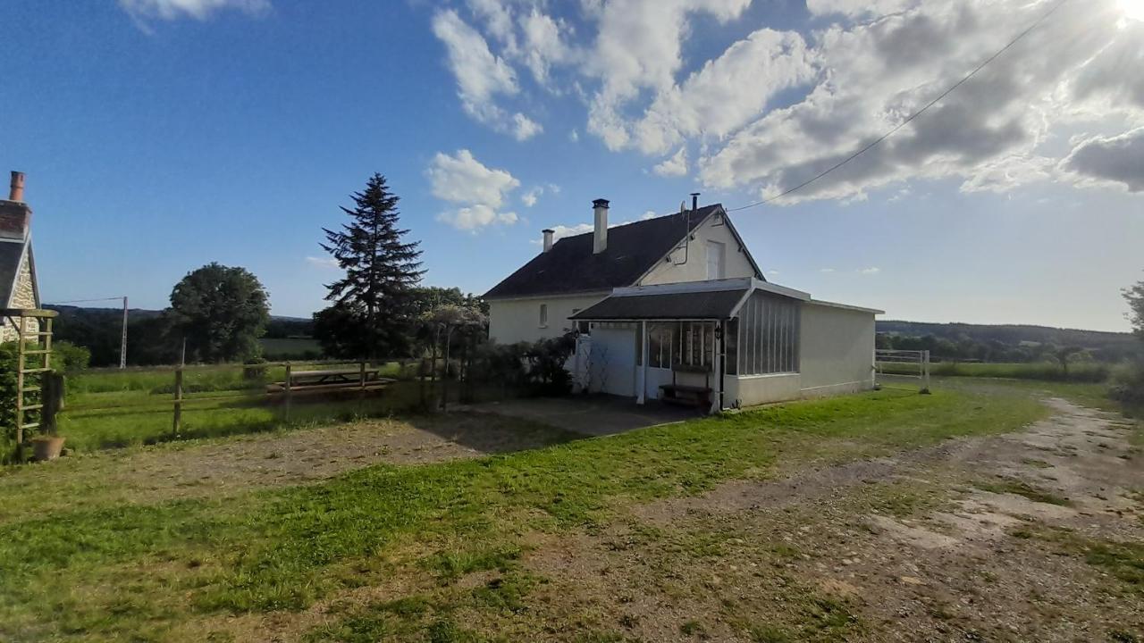 Gite Cottage Chaleureux En Pleine Campagne Vue Sur Les Monts Et Forets Et Le Chateau De Carrouges Bagian luar foto